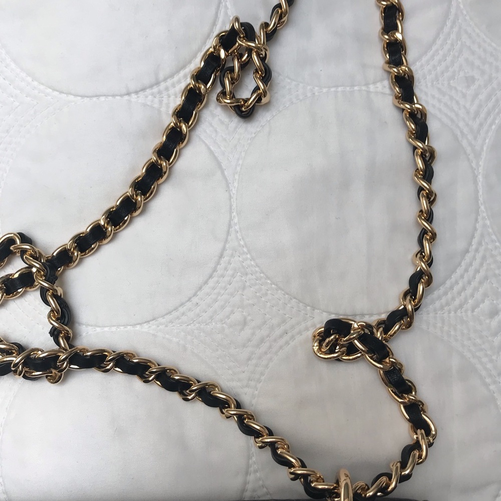 Tory Burch Black Pebbled Leather Crossbody with Gold Logo & Chain - Picture 5 of 5